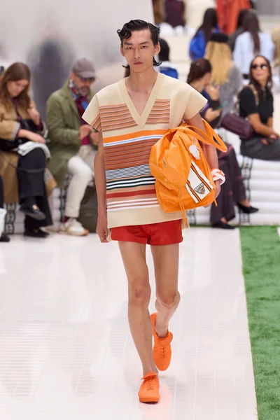 Look 14
